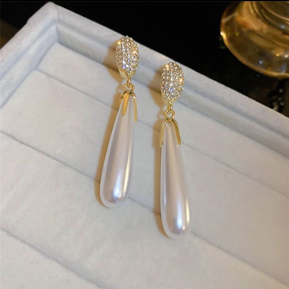 Elegant Gold and Pearl Drop Earrings R279 - Picture 3 of 3
